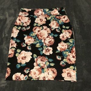 Beautiful, comfy floral pencil dress Plus size